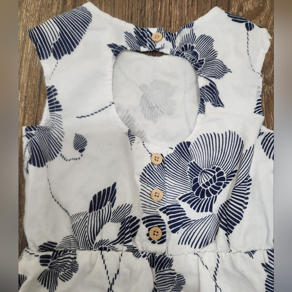 Girls 2t Old Navy Floral Romper - Picture 4 of 5